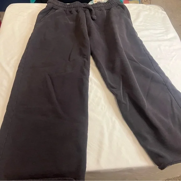 PACT Organic Cotton Cropped Sweatpants Charcoal Gray Size M - Picture 2 of 6